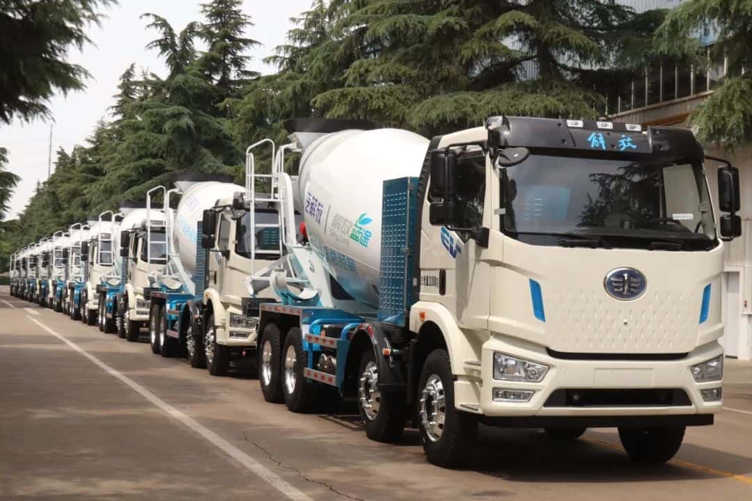 中集车辆新能源搅拌车，硬核助力西南地区重点工程建设