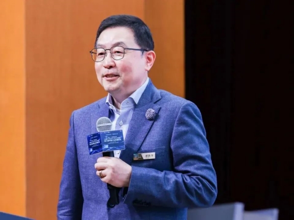 【集团新闻】中集车辆董事长兼CEO李贵平出席交大安泰“第七届中国行业发展论坛”